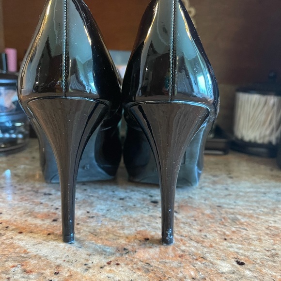 Shoes - Picture 5 of 5